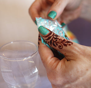 how to seal a henna cone with tape